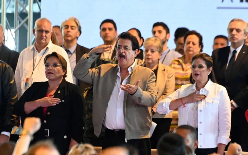 Análisis: la caída de Maduro y su efecto en el poder político de los Zelaya en Honduras